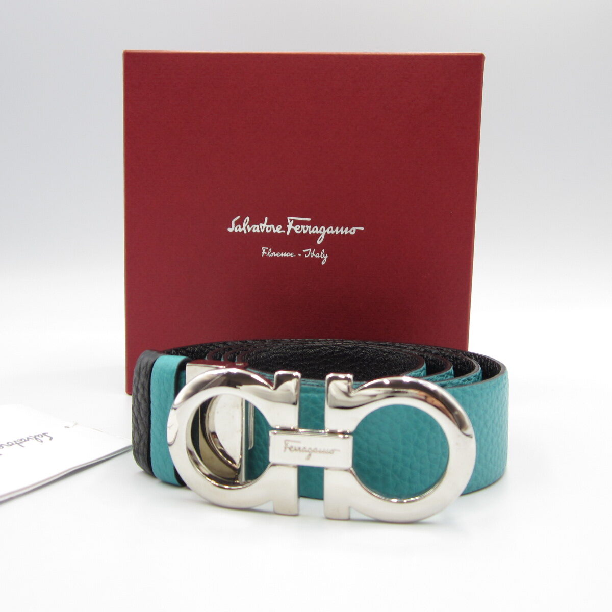 Salvatore Ferragamo サルバトーレ フェラガモ ダブルガンチーニ