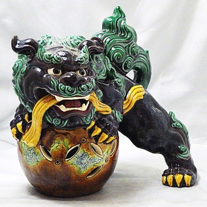 玉獅子】の置物ってどんな意味があるの？｜九谷焼の玉獅子をご紹介し