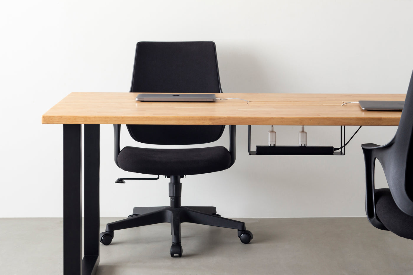 配線トレー付きデスク – KANADEMONO