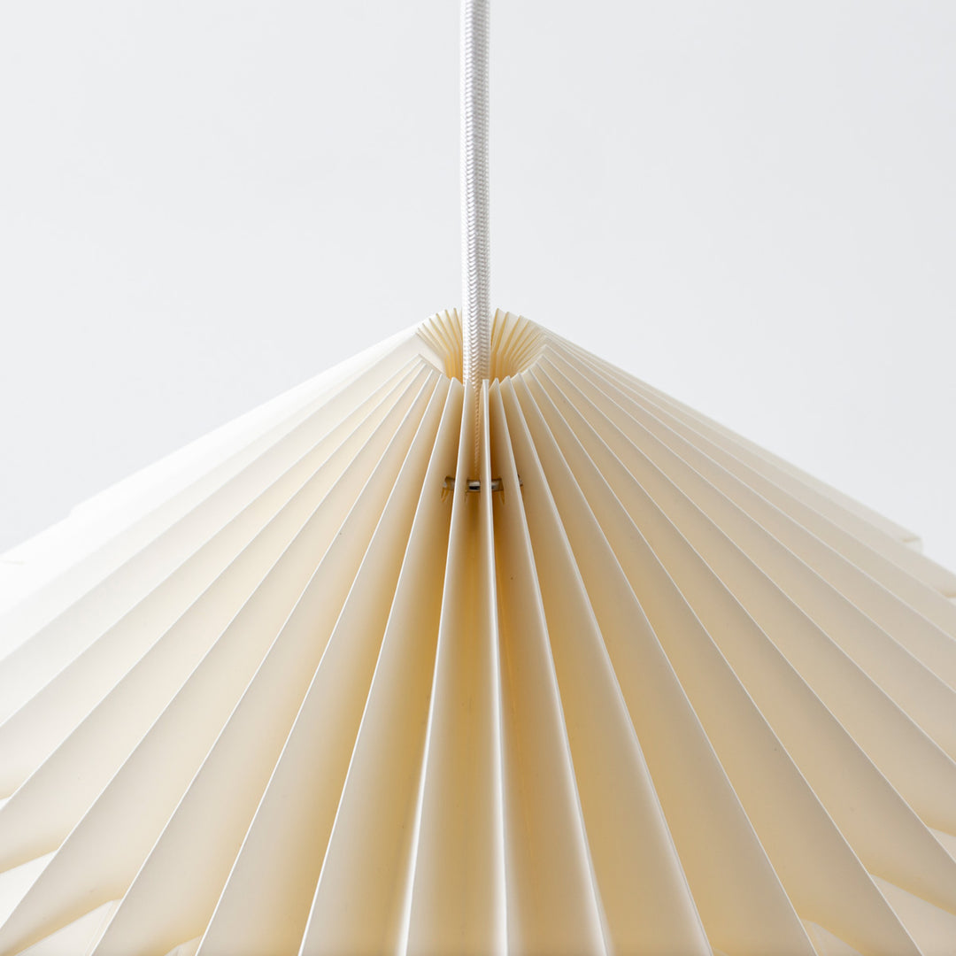 Roof - Paper 屋根のようなフォルムの ペンダントライト – KANADEMONO