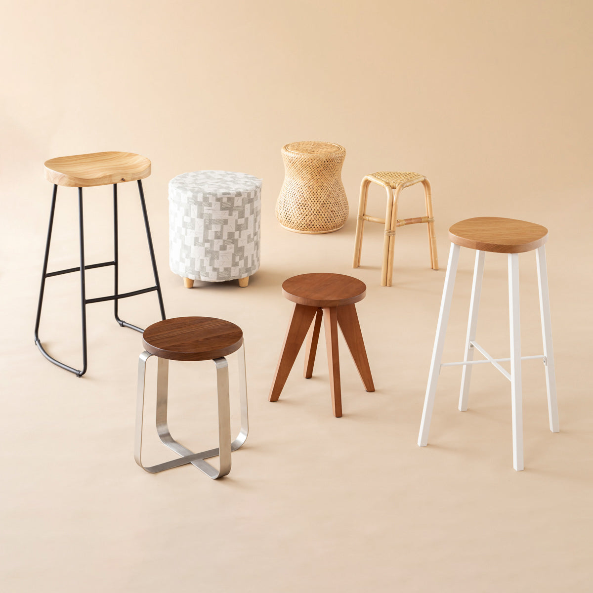 コンパクトで万能スツールの魅力を再発見 – KANADEMONO