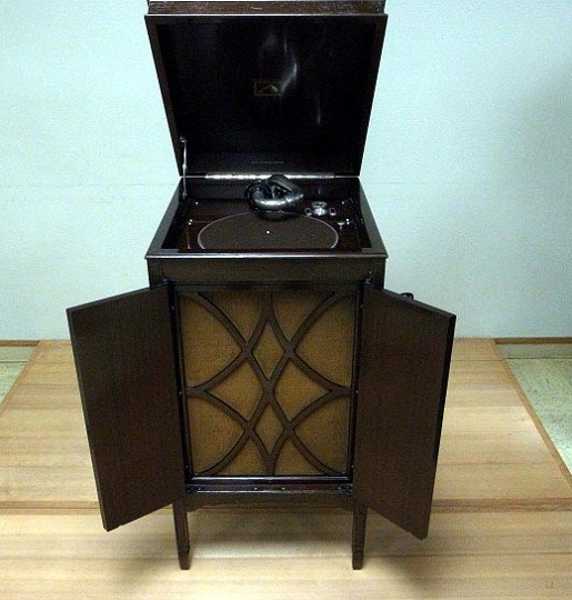 蓄音機 HMV157