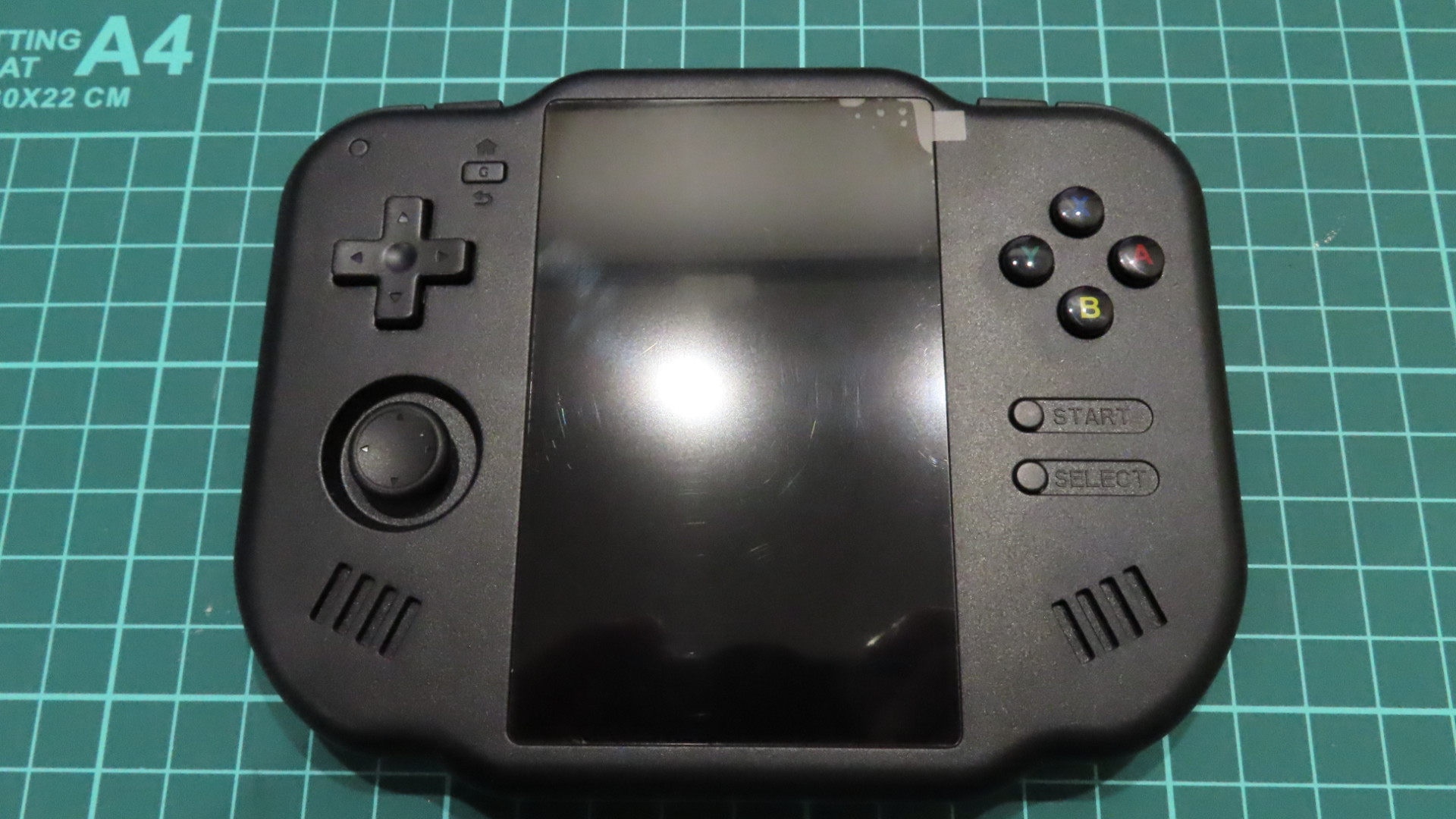 レビュー】縦長画面が革命的！「Ampown MagicX Zero 40」超マニアック