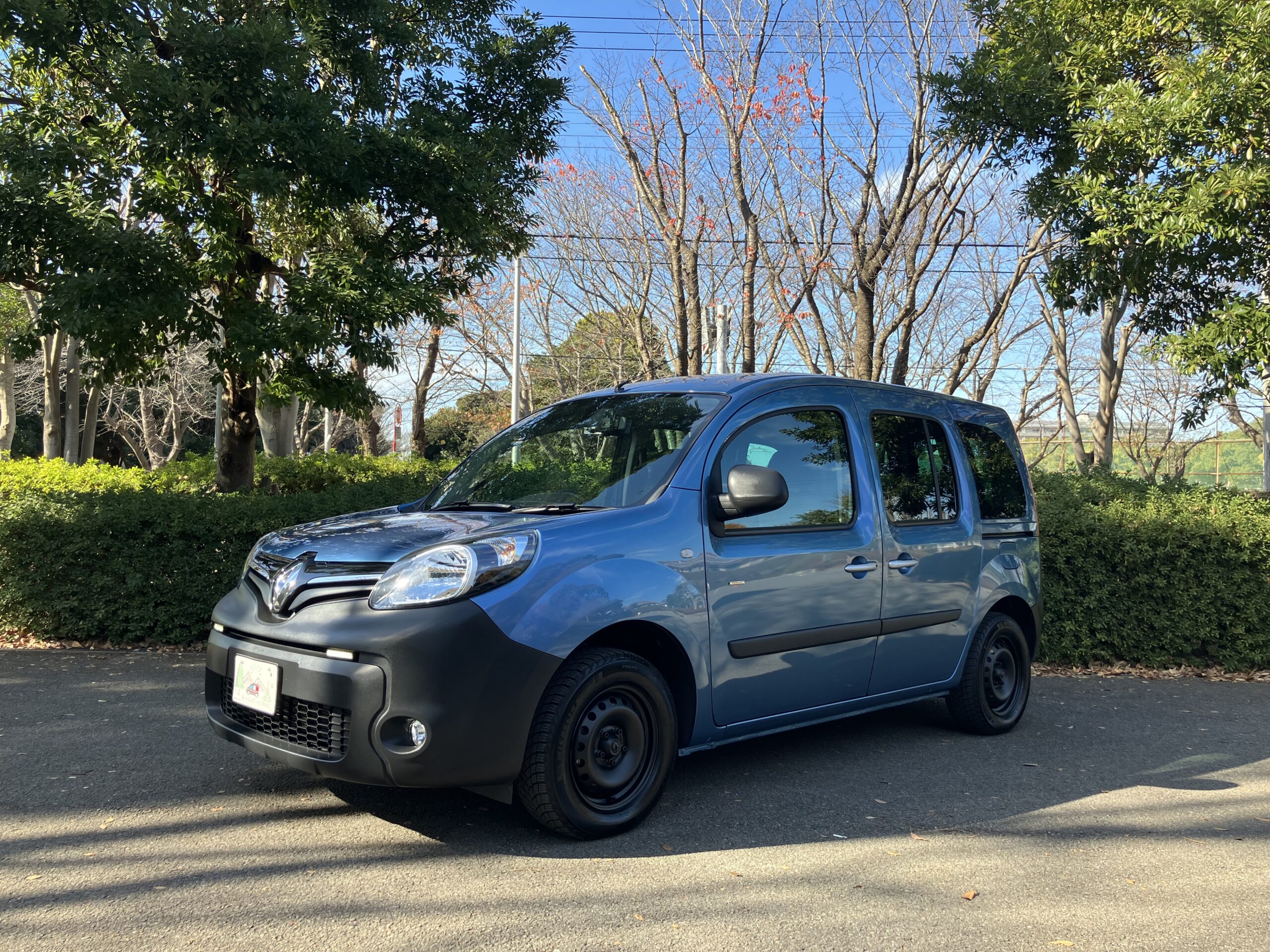新着在庫車両のご案内】Phase2 RENAULT KANGOO LIMITED DIESEL MT 400