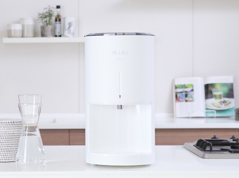 コンパクトな浄水型ウォーターサーバーevery frecious mini。メンテ