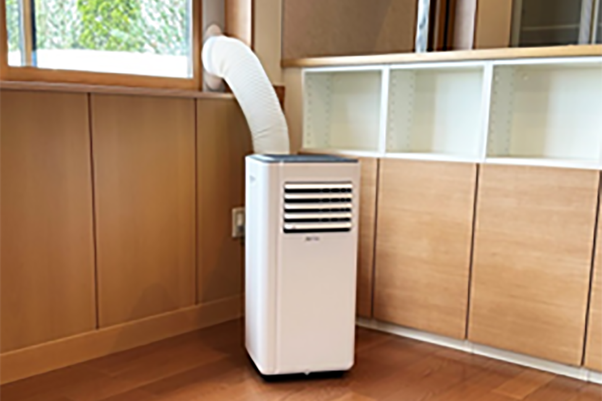 コメリ、工事不要でどこでも使える移動式エアコン 面倒な水捨て不要