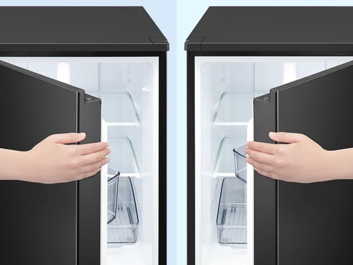 シャープ「どっちもドア」で開き方を選べるコンパクトな冷蔵庫 - 家電