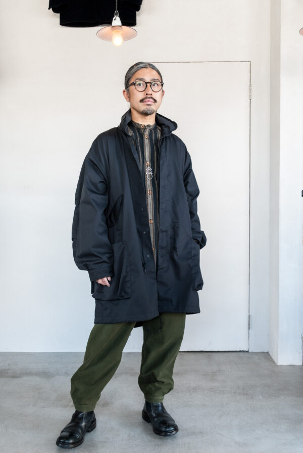 SASSAFRAS Digs Crew Coat British Twill | kado〔カド オノミチ〕