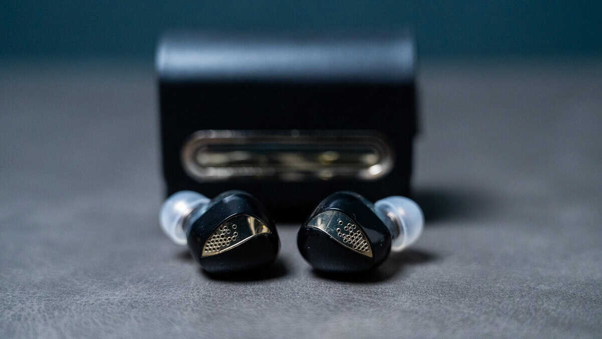 AVIOTの新たなハイエンドモデル！ピエゾドライバーを搭載した