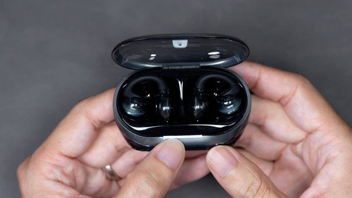 レビュー】JBLから初のイヤーカフ型ワイヤレスイヤホン Soundgear