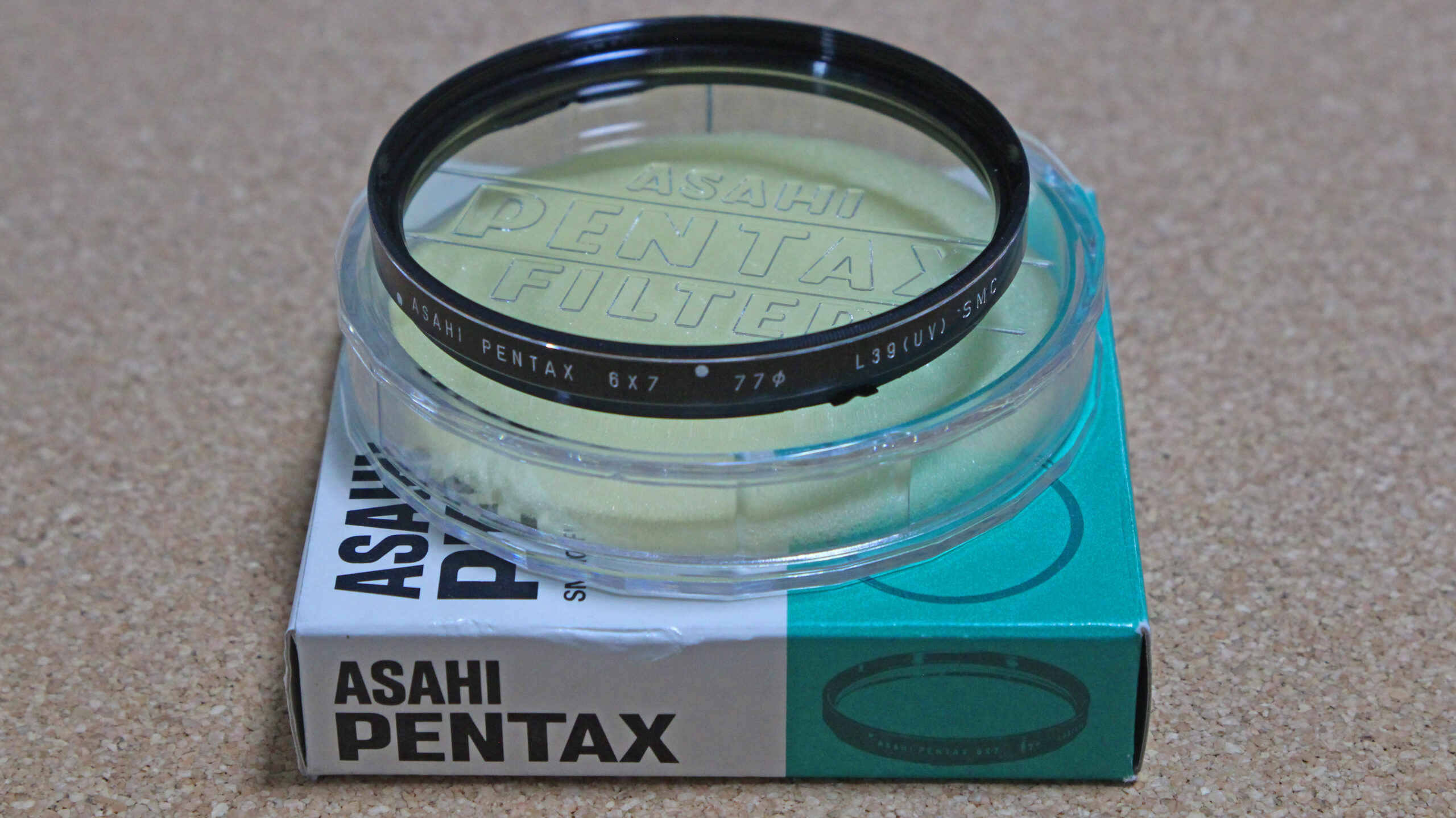 ASAHI PENTAX 6×7のアクセサリー、UV、POLARIZING フィルターほかに