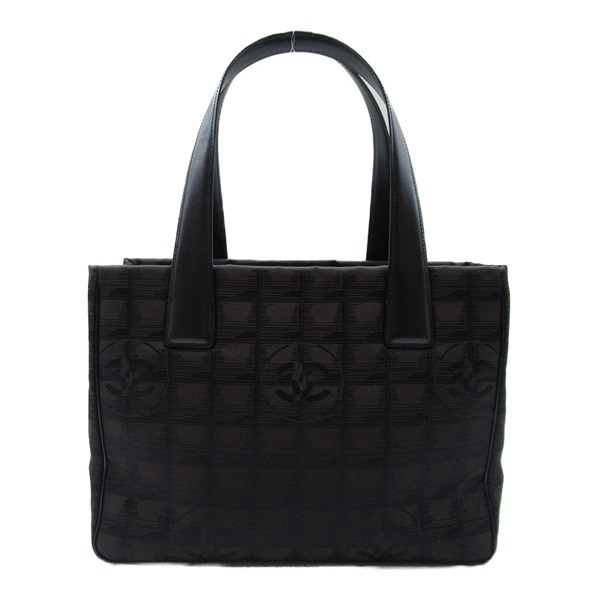 シャネル】ニュートラベルラインは今更流行遅れでダサい？定価やコーデ