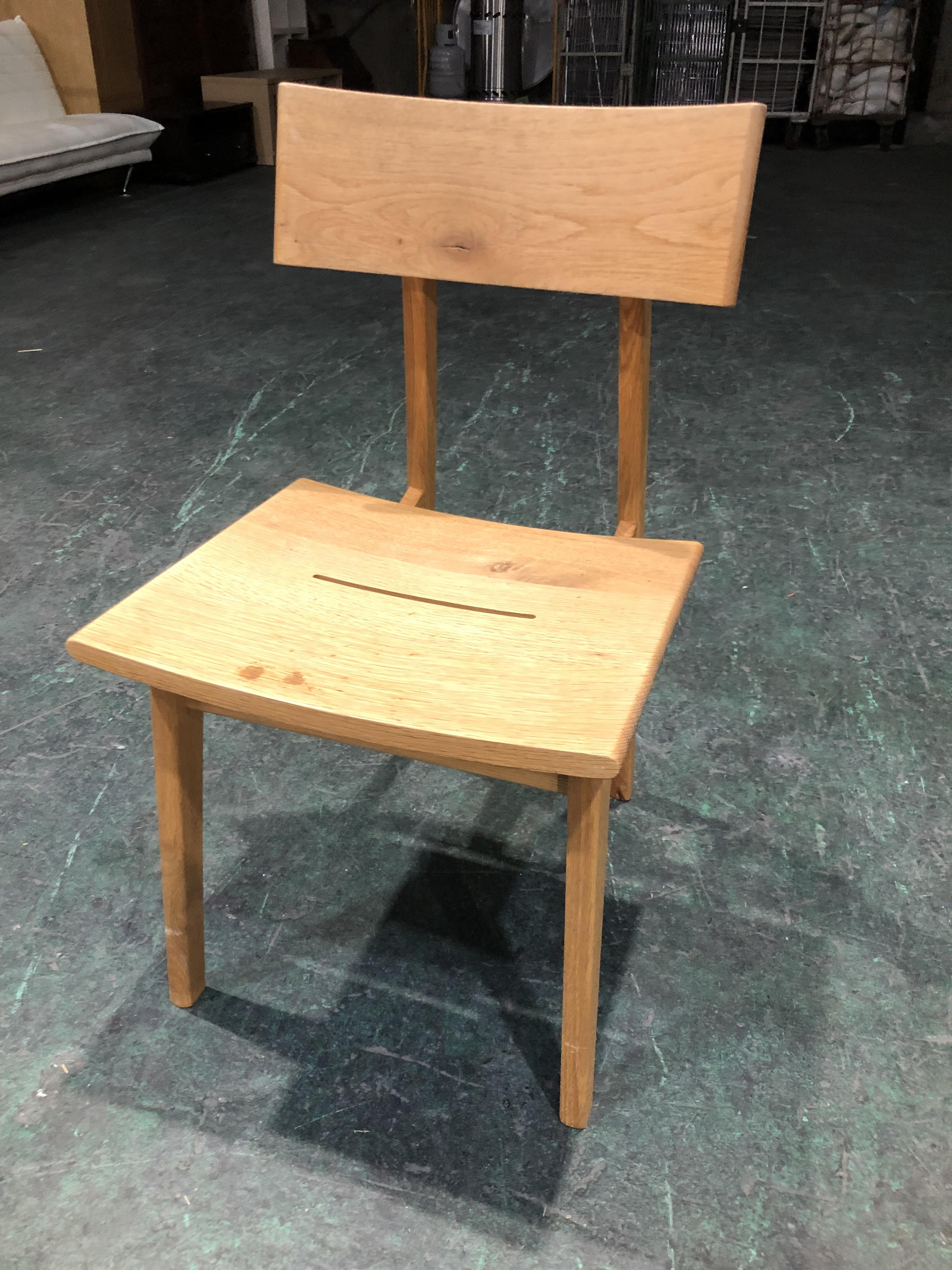 大阪市淀川区より、飛騨産業(キツツキマーク)ダイニングチェアをお