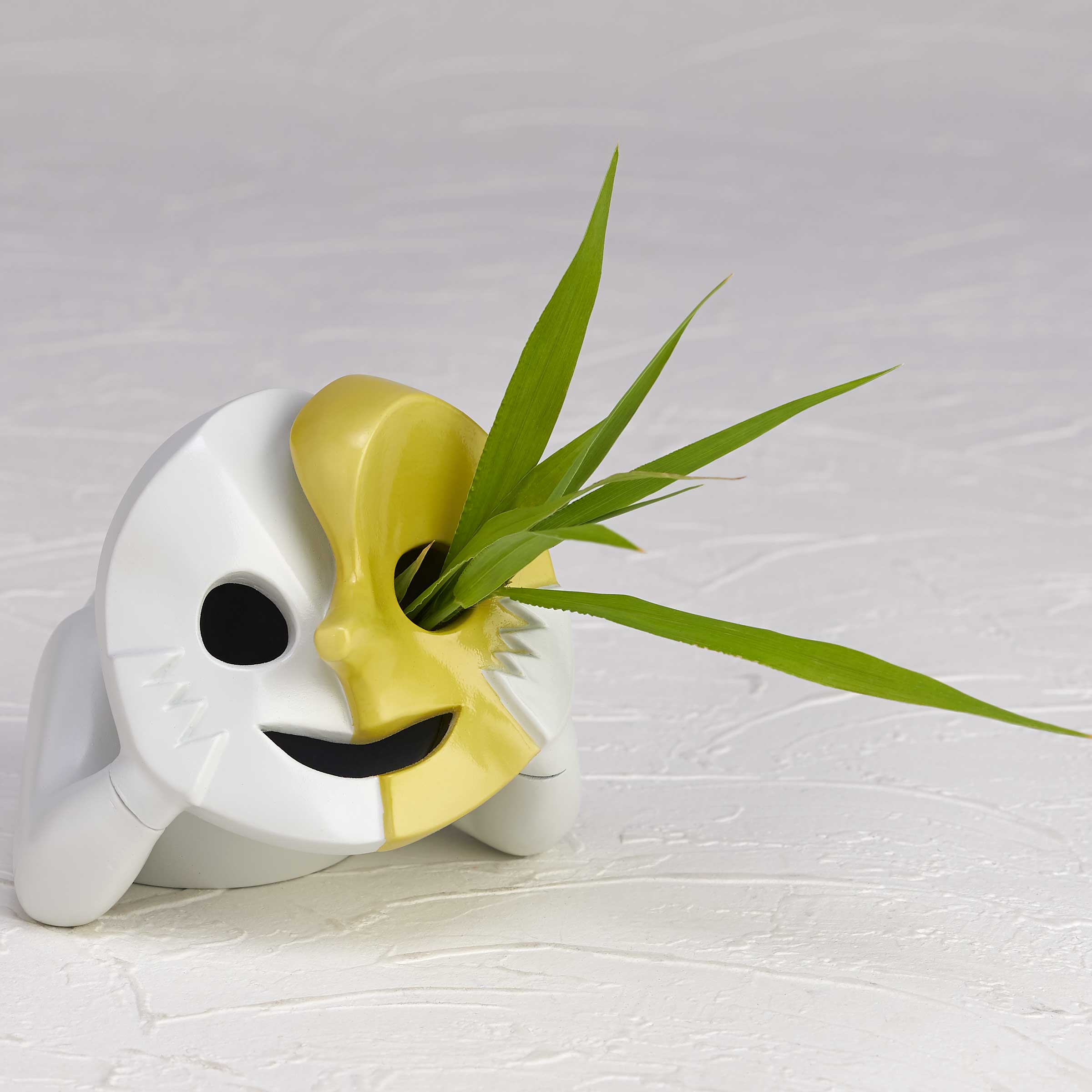 ポリストーン製塗装済完成品 午後の日｜岡本太郎｜海洋堂