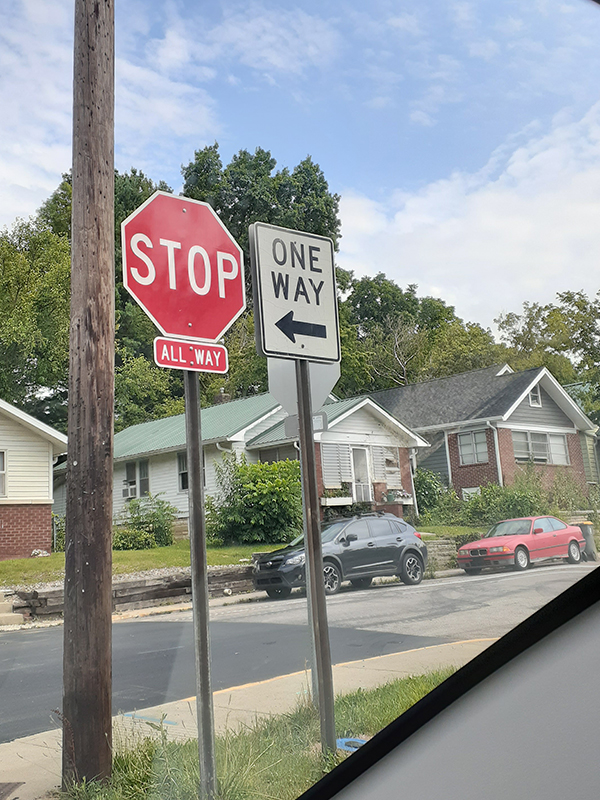 アメリカの道路標識まとめ～標識の意味と色による見分け方 | 駐在妻