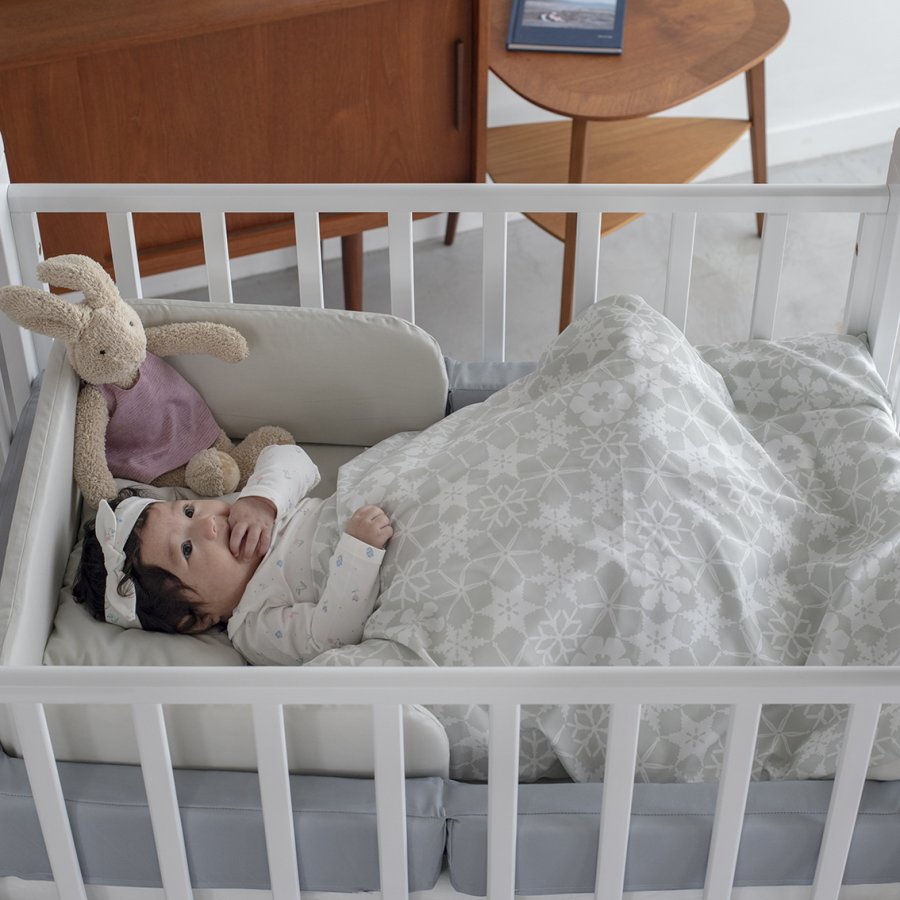 大阪市内引取限定】カトージ ベビーベッド＋組布団 セット KATOJI