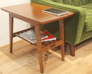 お部屋に合わせて活躍するカリモク60の「サイドテーブル」 – カリモク