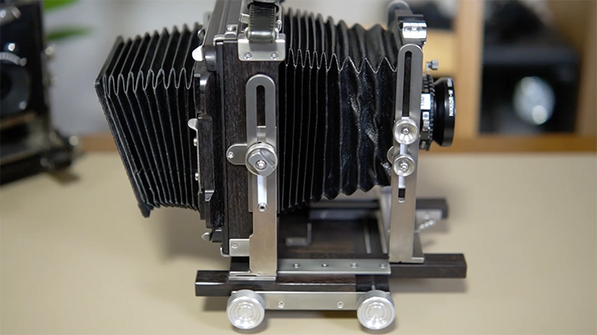 フィルムカメラ 001】EBONY 45S（エボニー 4×5） | 写真家 吉村和敏