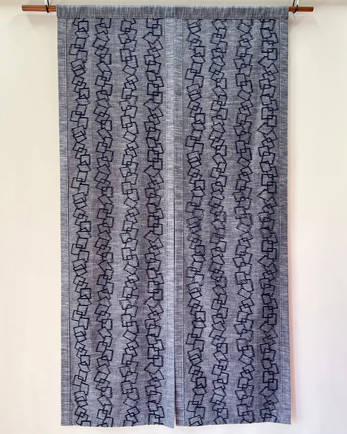 久留米絣のオーダー暖簾（のれん） | 久留米絣 風のおくりもの