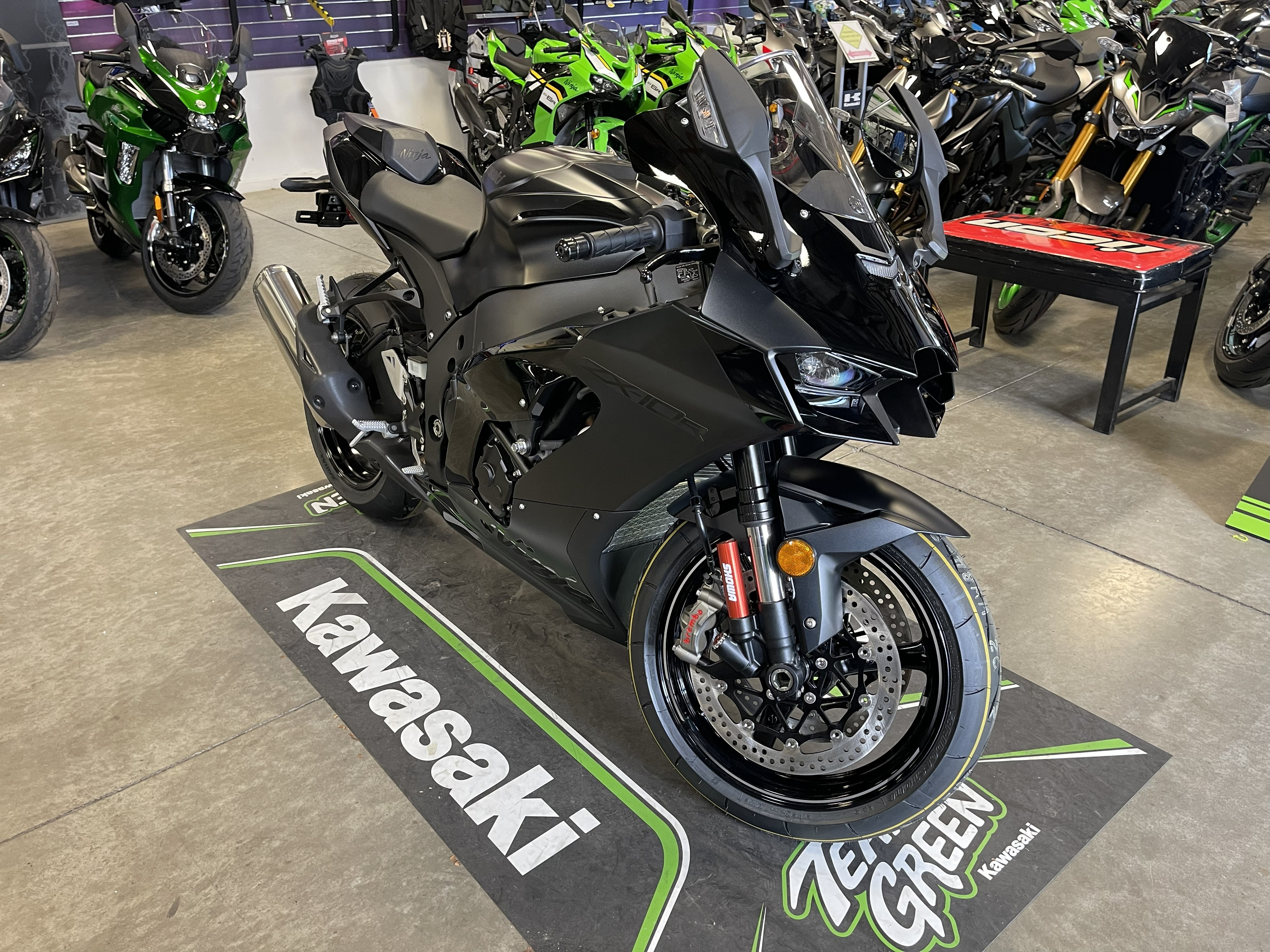 2025-KAWASAKI-Ninja-ZX-10R-Metallic-Flat-Spark-Black/Ebony-ZX10293