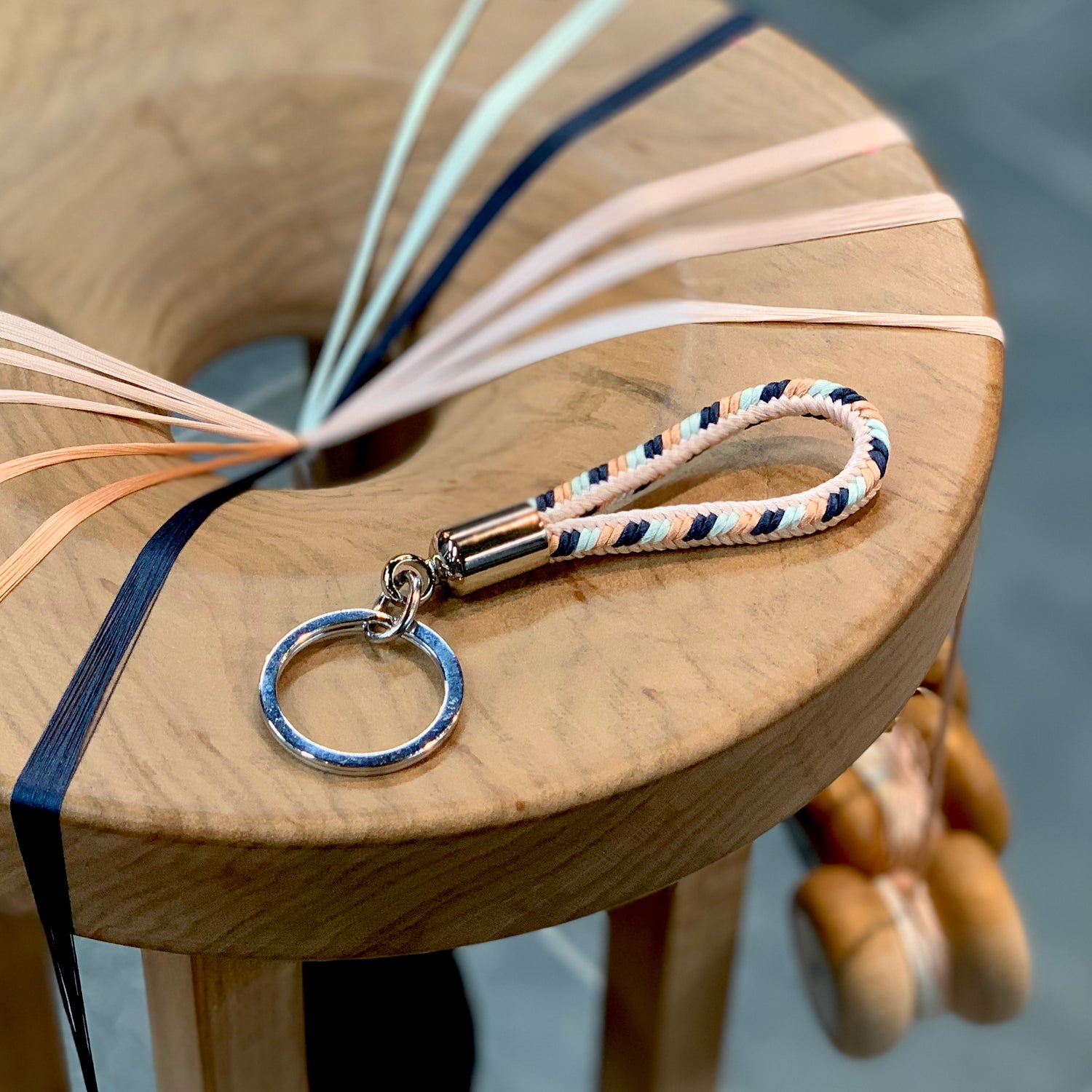 Kumihimo Experience Plan in English (1～8person) – 有職組紐 道明