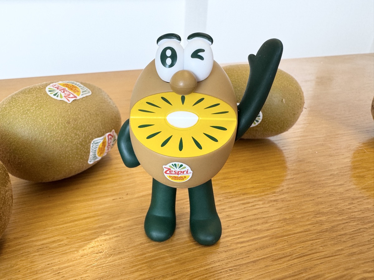 ゼスプリ キウイブラザーズ 2体セット 今年はキウイブラザーズが立った