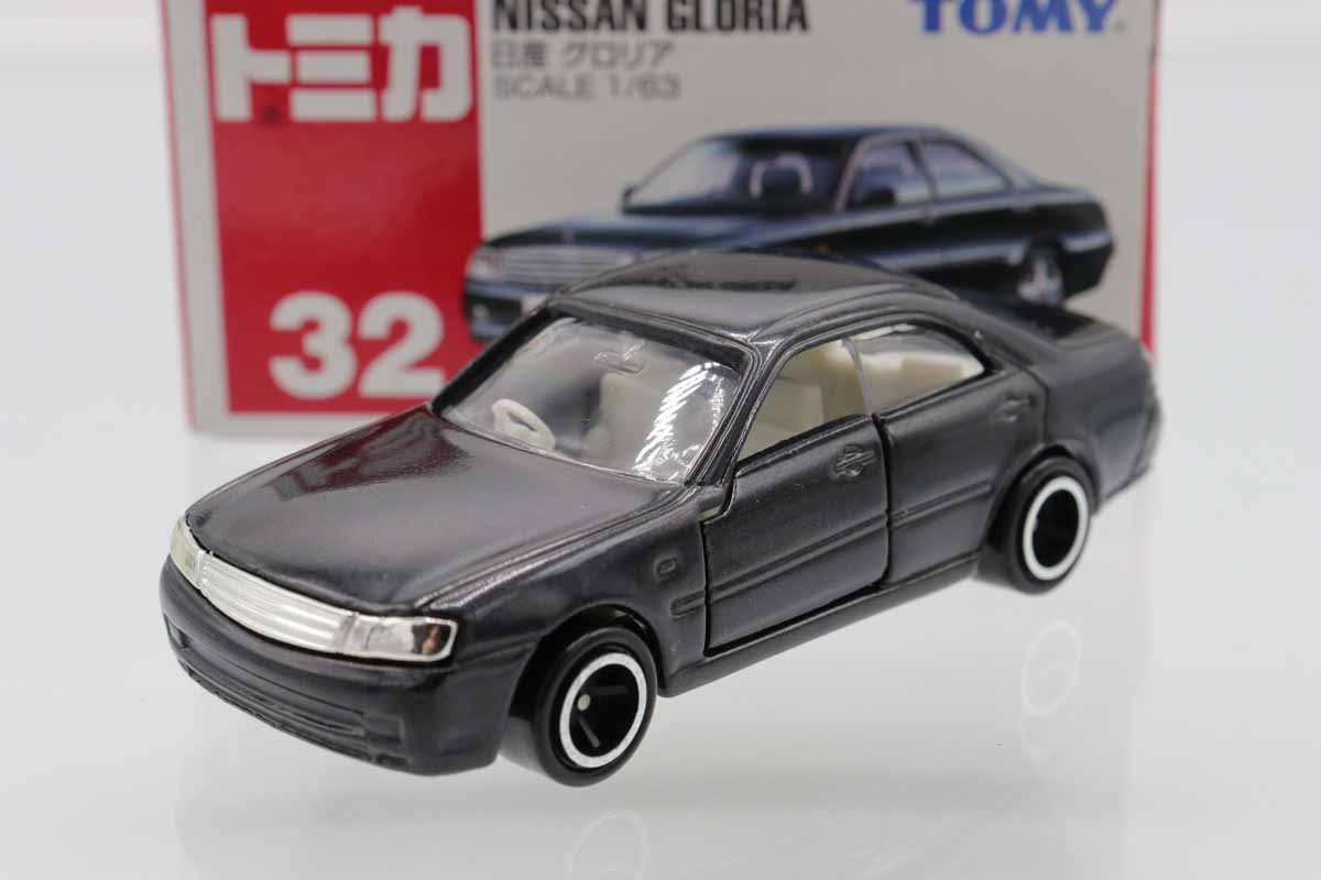 ミニカーショップ ケンボックス トミカ 赤箱☆32☆日産グロリア