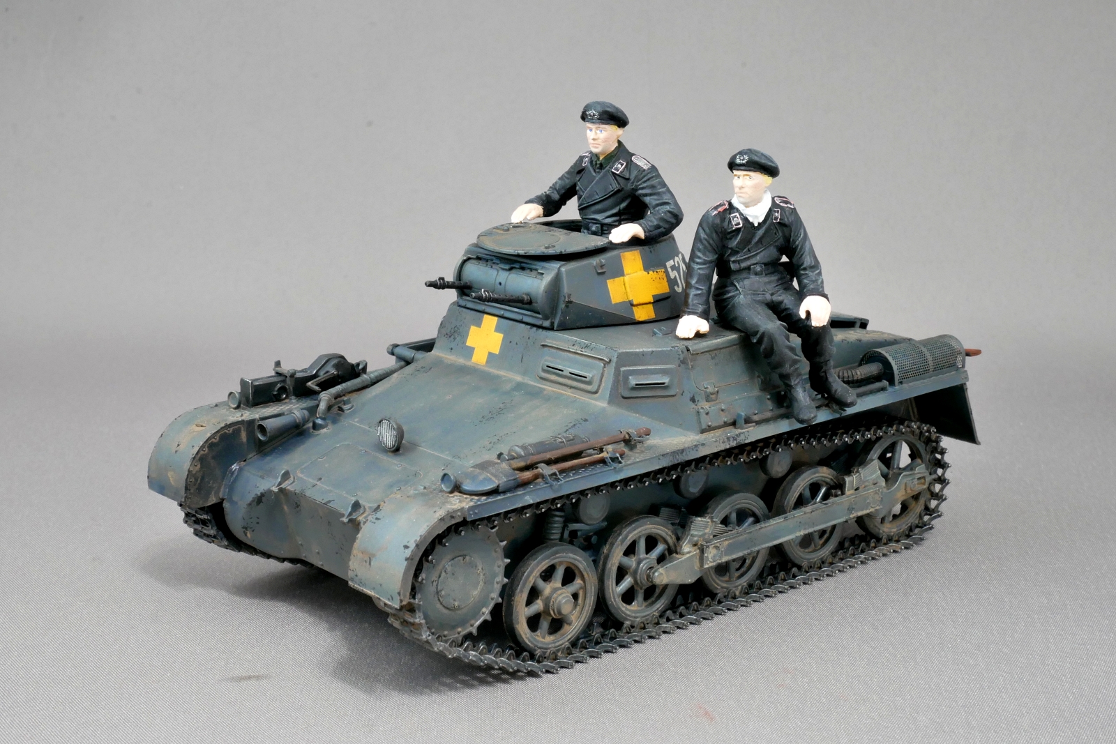 ドイツI号戦車A型 トライスター 1/35 プラモデル製作手順 組立と塗装