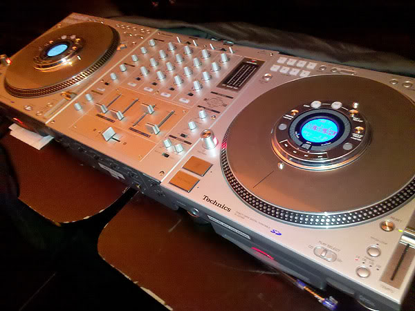 Technics SL-DZ1200 CD players | The Road Less Travelled