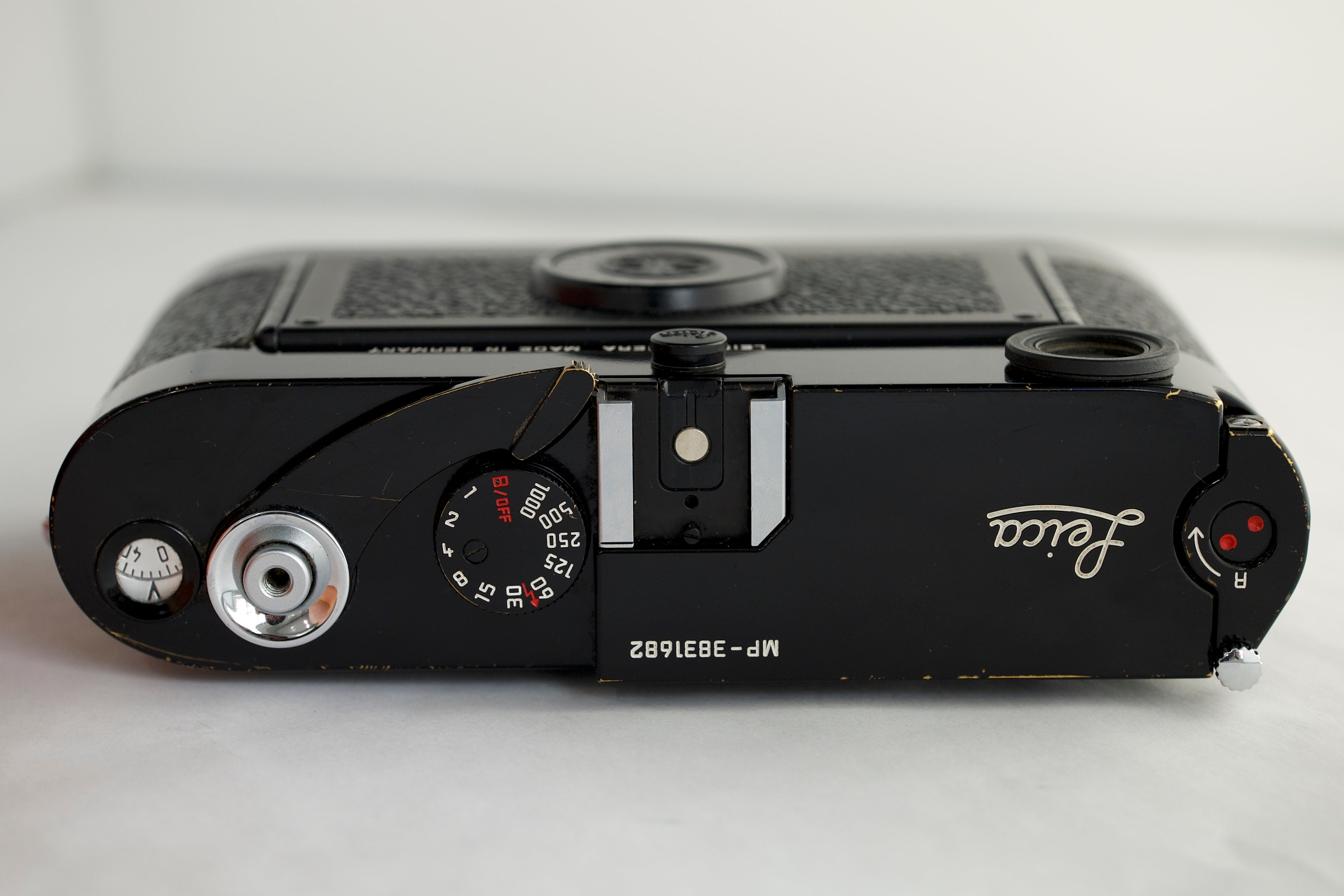 Pre-Owned Signed Original Leica MP 0.72 Black w/Vit – Ken Hansen