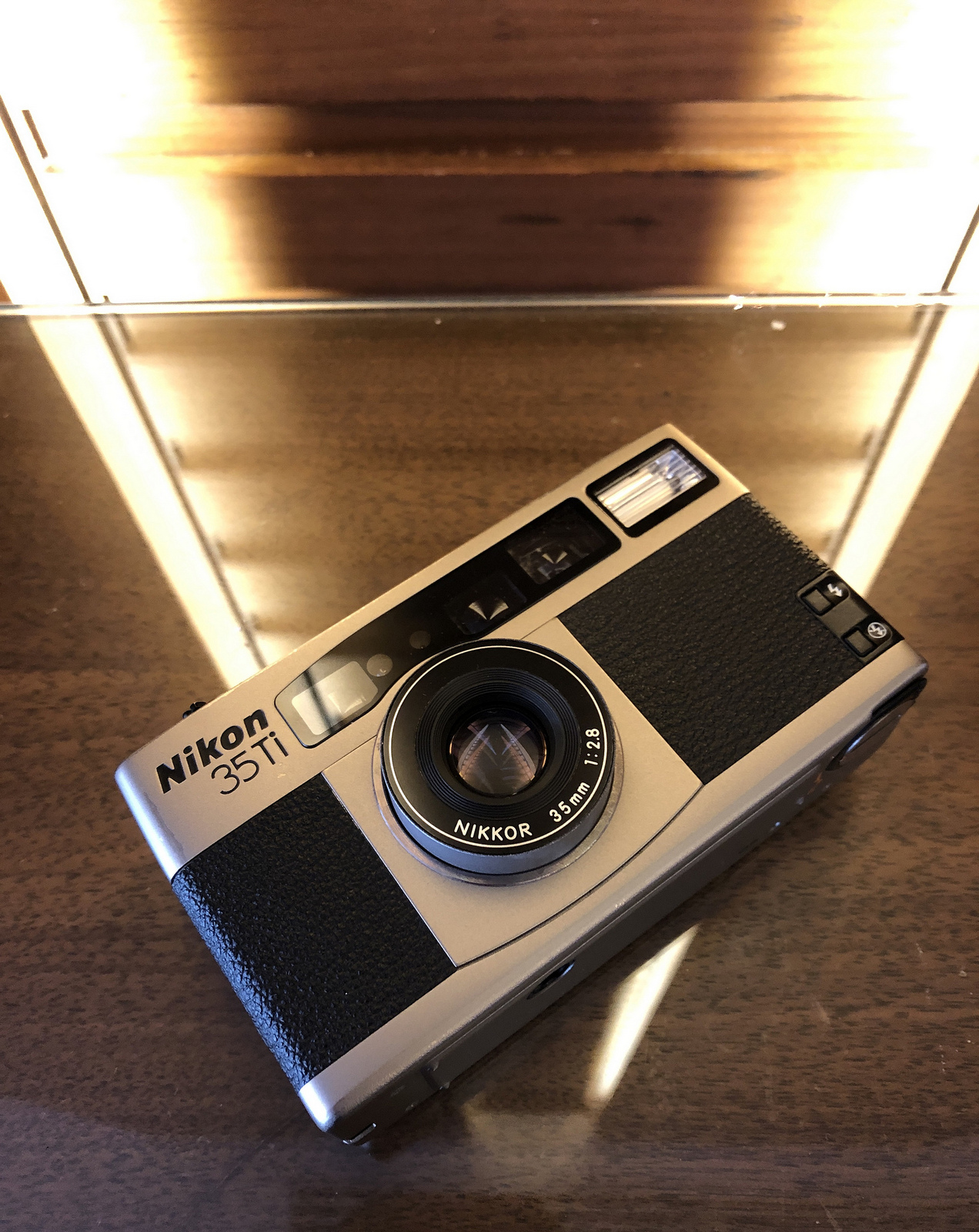 A rare pictorial review of the Nikon 35Ti, the gem hiding in plain