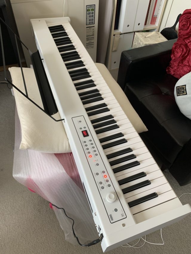 電子ピアノ「KORG D1」が届きました！！サイズ感と弾いた感じの