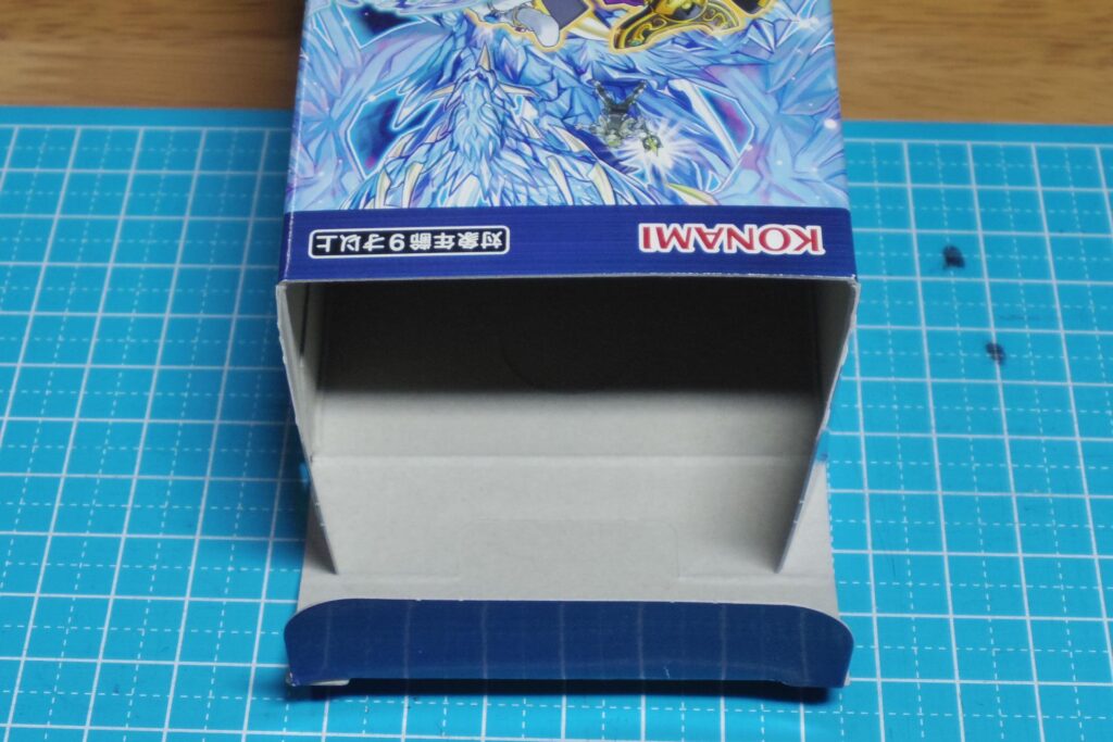 遊戯王カードパックの空箱でNゲージの車両ケースを作る | ケンヤのすぺーす