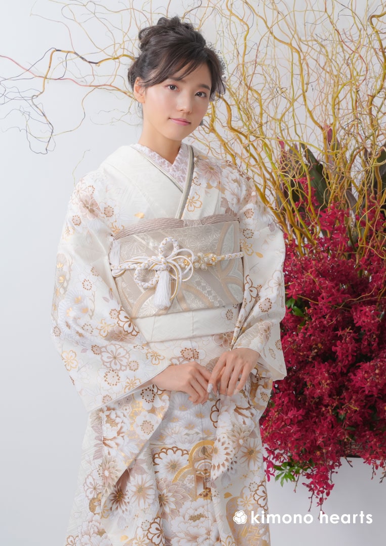 振袖ネットレンタル：白と淡色】淡く上品な古典柄/KH-409 – kimono