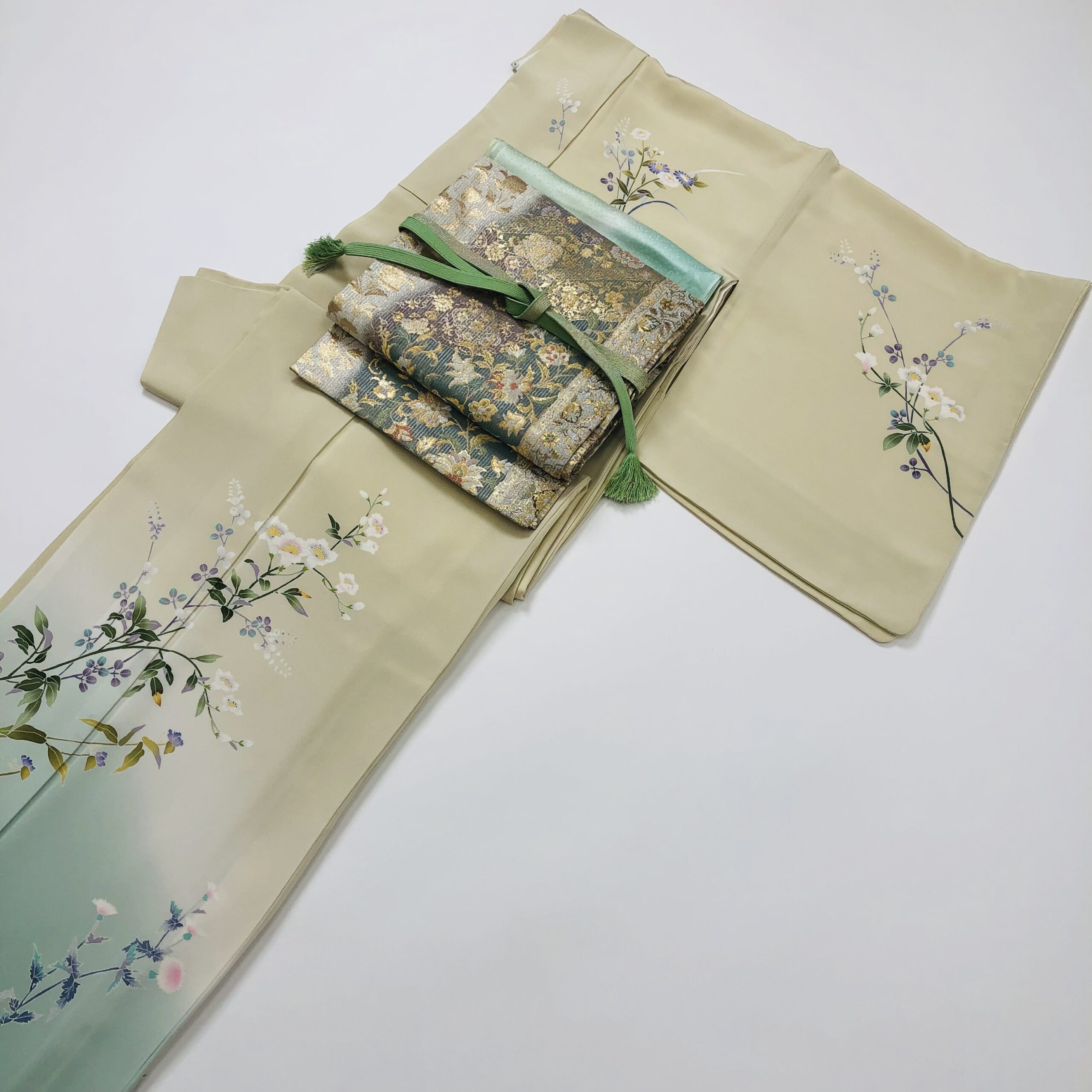 本加賀友禅 草花柄 訪問着 黄白色 | 着物サブスクkirara