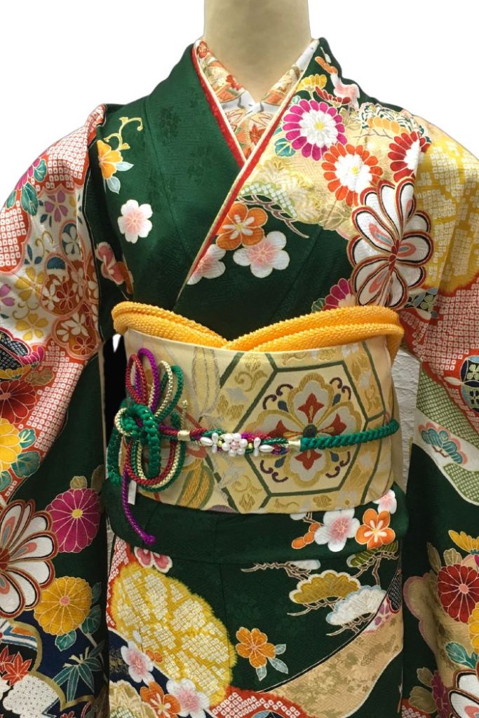 モスグリーン古典振袖で叶える上品で魅力的なコーディネート2選 | 愛知