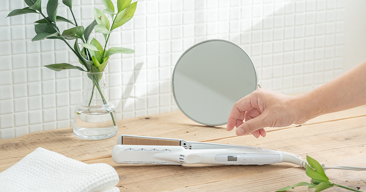 絹女 ～KINUJO～｜うるツヤ髪へ。KINUJOストレートアイロンのフラッグ