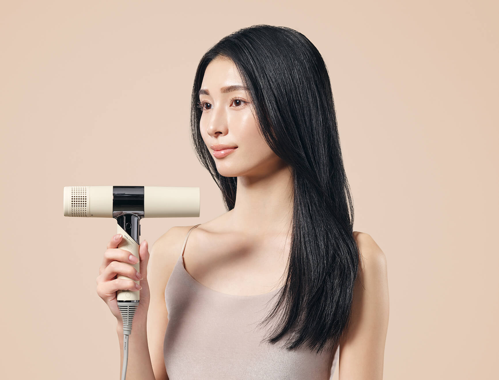 KINUJO Hair Dryer｜超軽量＆速乾ドライヤー。KINUJOヘアドライヤーの