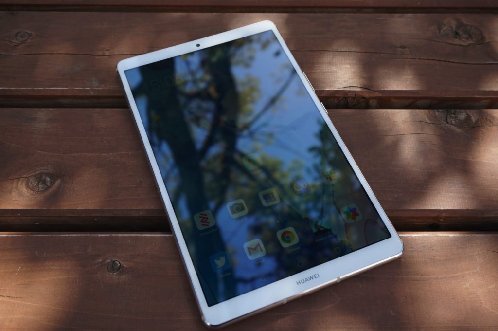 レビュー】HUAWEI MediaPad M6 8.4 LTE、通話も可能でこのサイズでは