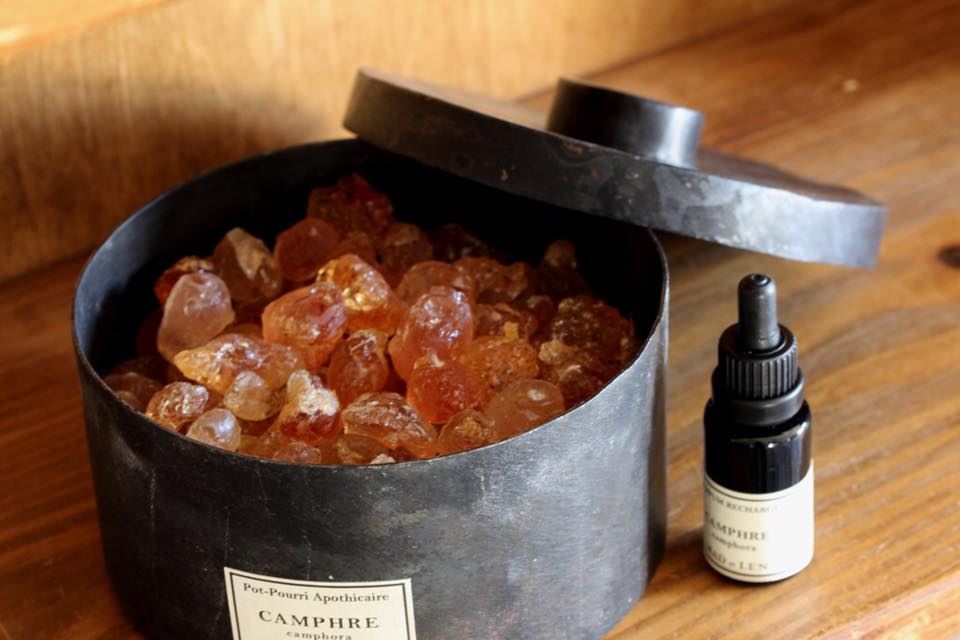 溶岩石と樹脂のポプリ「MAD et LEN（マドエレン）」。植物の優しい香り