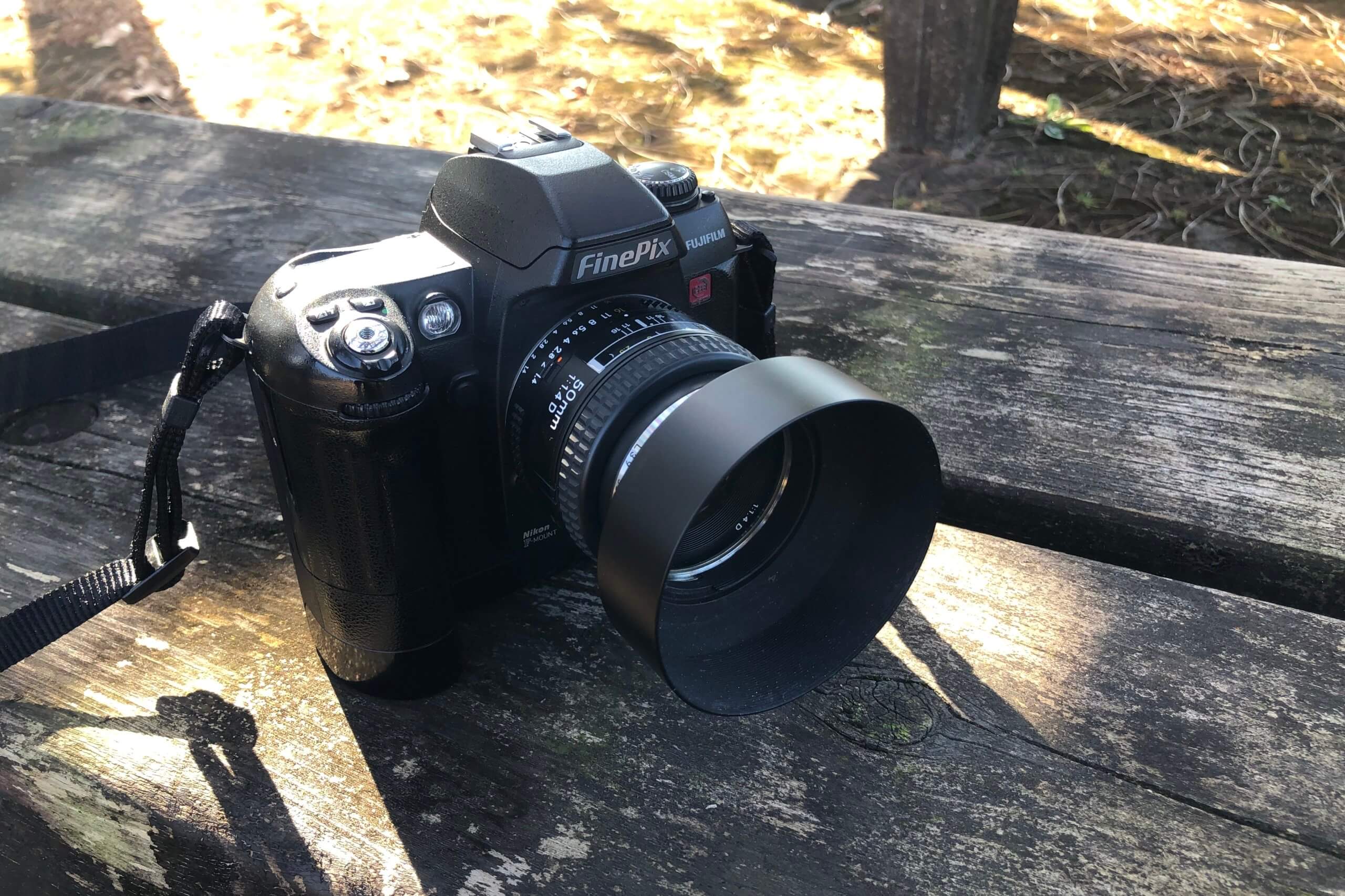 まるでフィルム機だった。FUJIFILM FinePix S2ProとFマウントレンズで