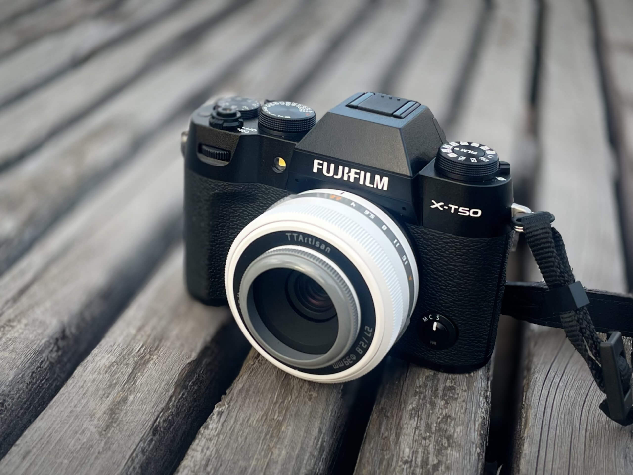 あのTTArtisan AF 27mm f2.8 XのWhite Limited Editionの実物が