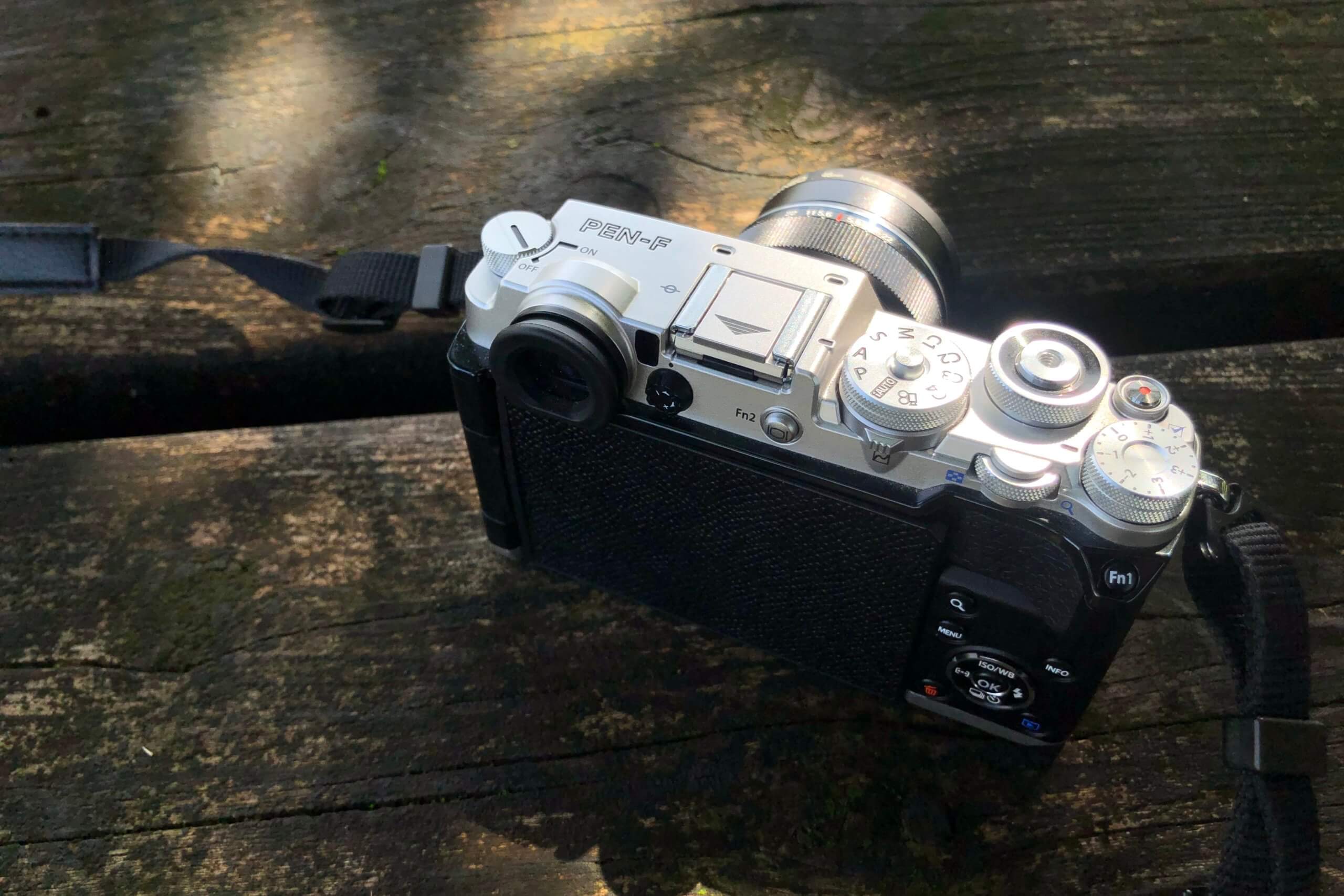 あまりに美しすぎて一般的カメラになれなかった、OLYMPUS PEN-F