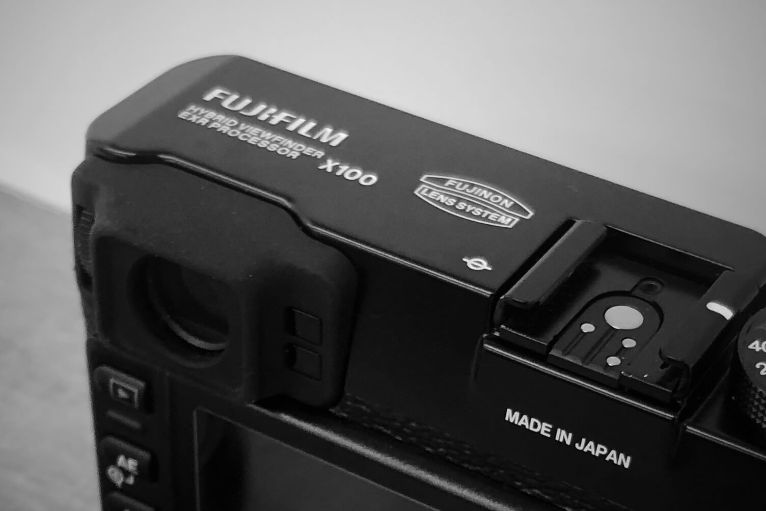 FUJIFILM Xシリーズ初代機「X100」リミテッド・エディションの誘惑