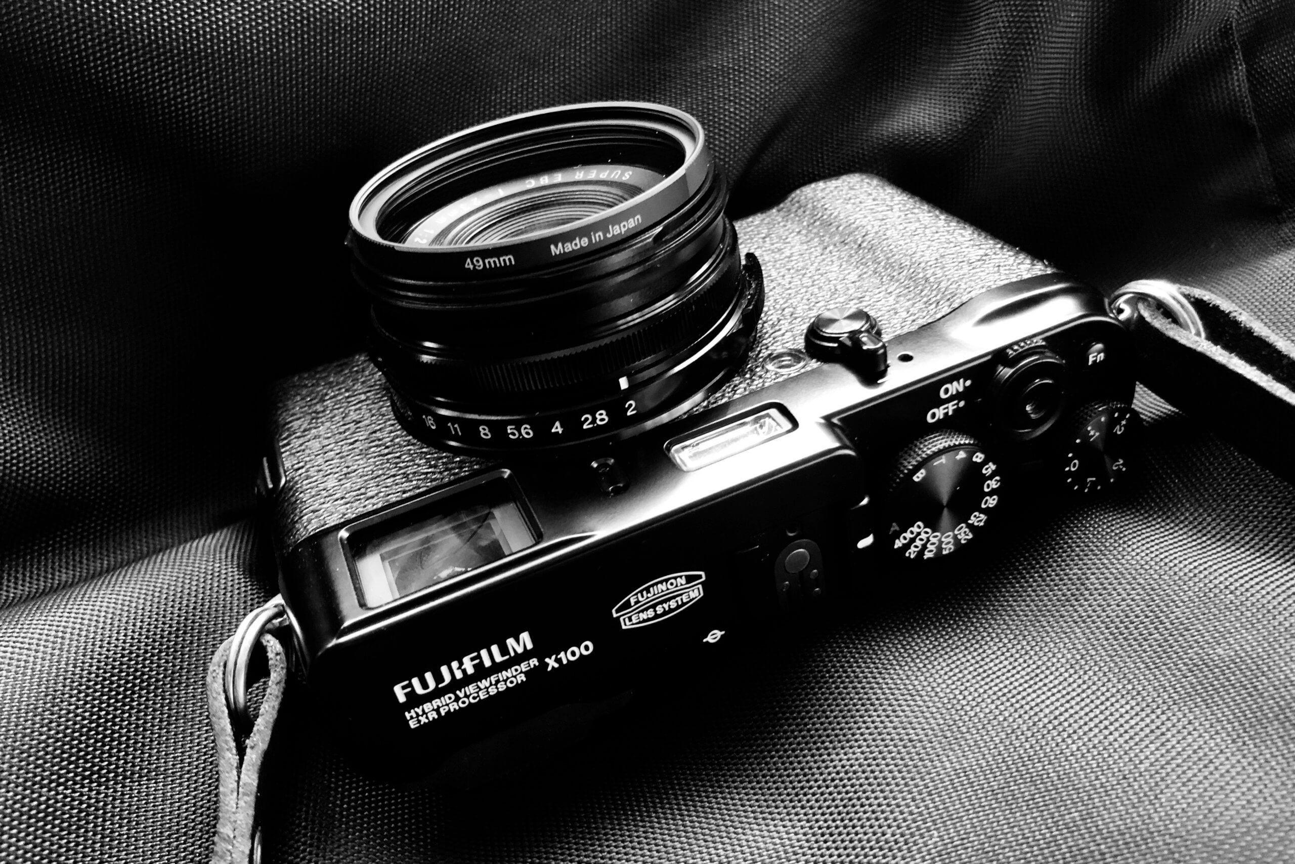 初代機X100 Black Limited Editionでモノクロスナップしてみた。｜記憶