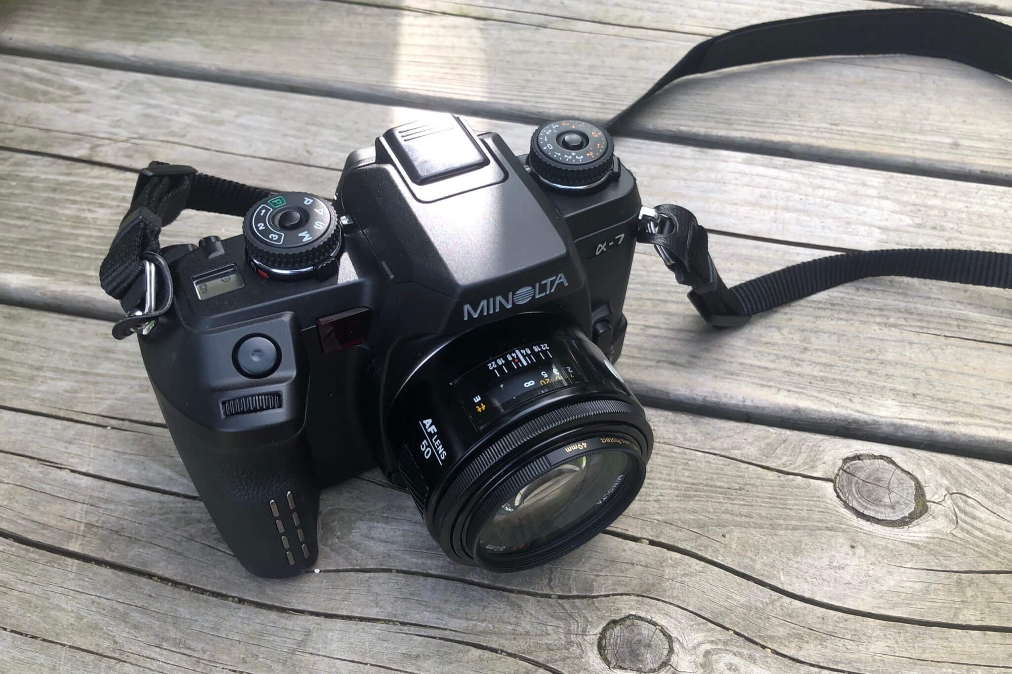 我が道を行く人におすすめしたい、硬派なフィルムカメラ「MINOLTA