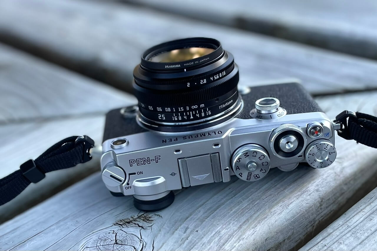 丸を多用してデザインしたと言われるPEN-F、なるほど。｜記憶カメラ