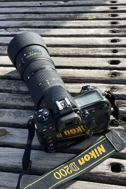 もう20年前のカメラになるのか、CCD時代の名機Nikon D200。｜記憶カメラ