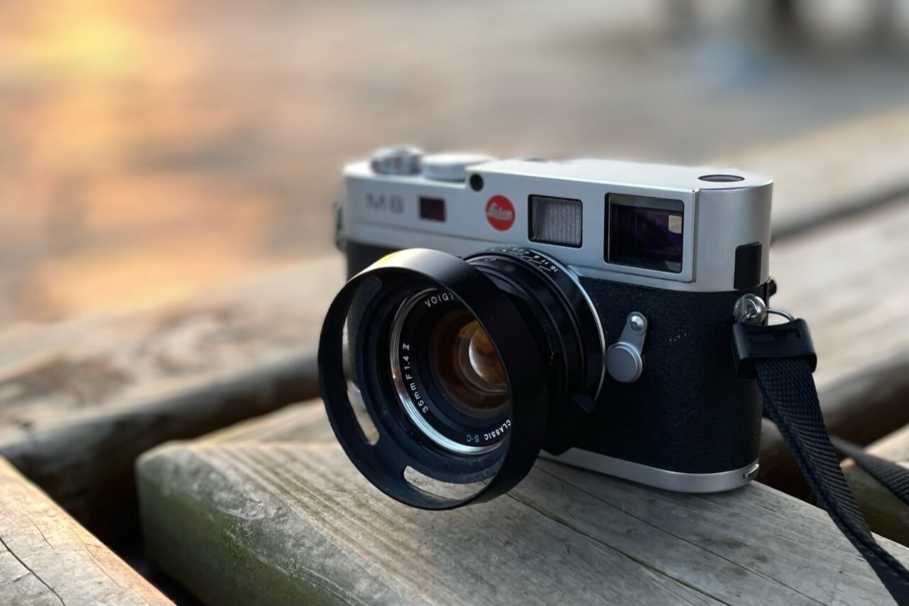 Leicaの赤バッジについて感じたこと。｜記憶カメラ