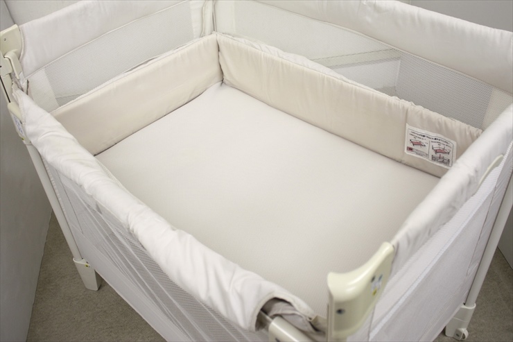 送料無料 ココネルエアー ミルクWH 66046 たたんで運べるベビーベッド